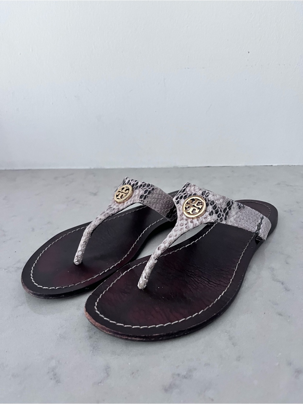 Tory Burch Cameron  Snake-Print Leather Thong Sandals size 5 1/2